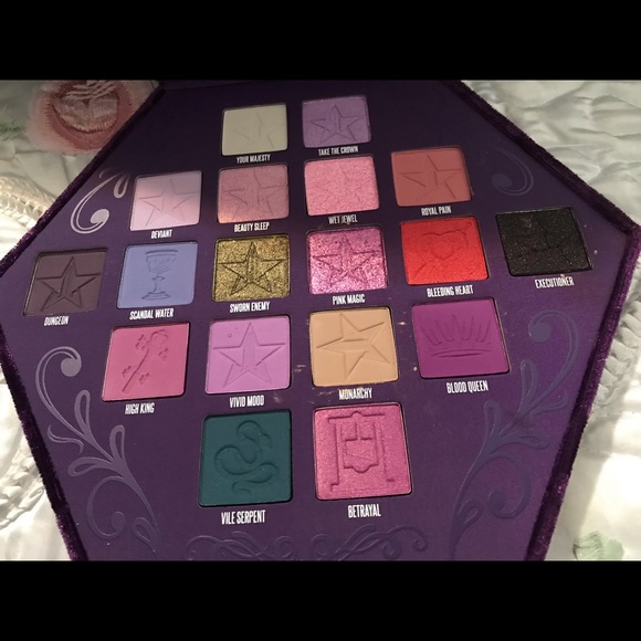 Jeffree Star - Blood Lust Palette - Picture 2 of 8
